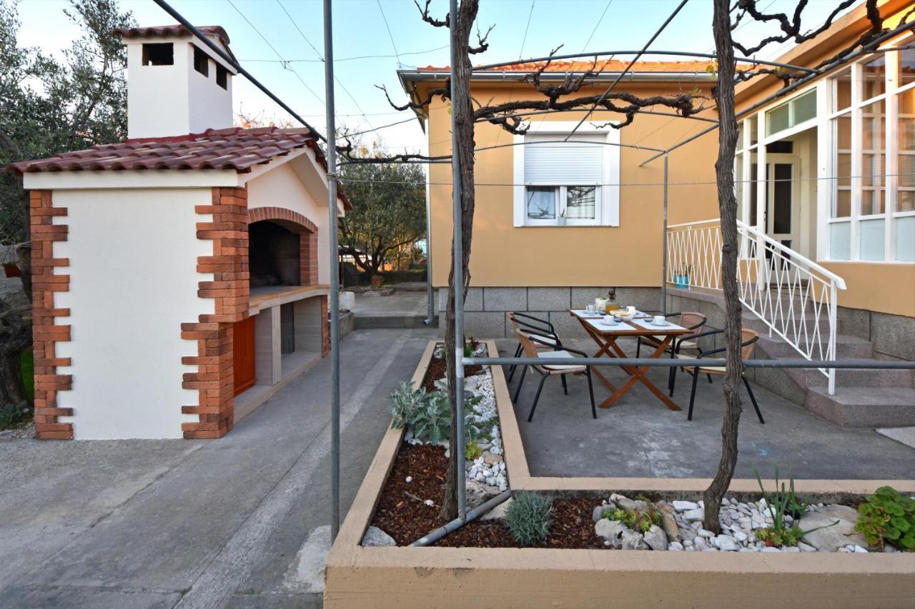 Greenvine Apartment *